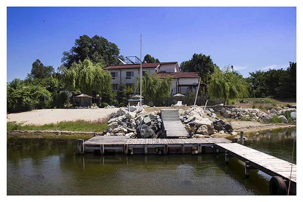 Vila Raluca เอโฟริเอนอร์ด ภายนอก รูปภาพ