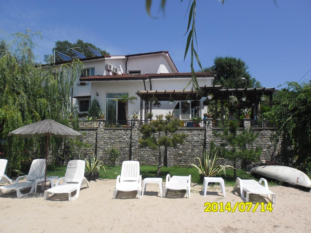 Vila Raluca เอโฟริเอนอร์ด ภายนอก รูปภาพ