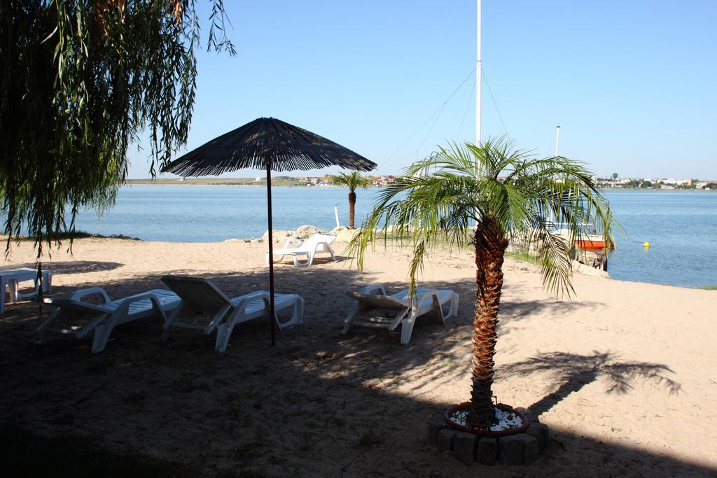 Vila Raluca เอโฟริเอนอร์ด ภายนอก รูปภาพ
