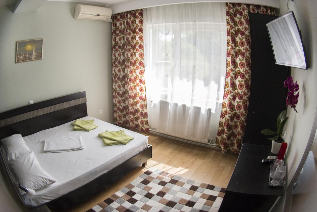 Vila Raluca เอโฟริเอนอร์ด ภายนอก รูปภาพ